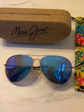 Maui Jim Silver Frame Sunglasses with Blue Purple Mirrored Lenses